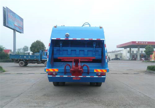 Dongfeng Compactor garbage truck 4X2 Engine YC4E140-42 Euro 2 truck for sale