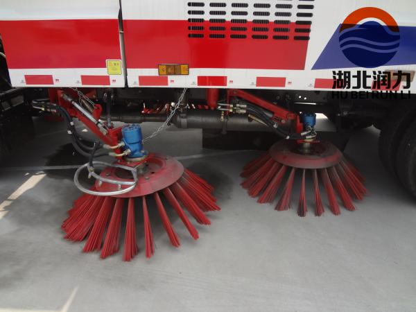 DFAC 4x2 RHD Euro III Road Sweeping Truck for Road Surface Cleaning