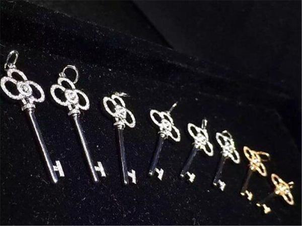   diamonds of crown key 18kt gold  with yellow gold or white gold or pink gold
