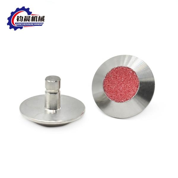 Pistes tactiles en acier inoxydable pour pavés