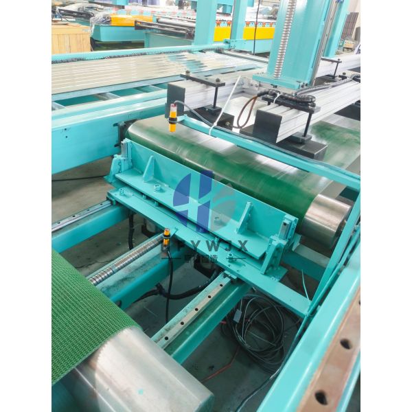 Ultra Precise Servo Tracking Metal Sheet Shearing Machine Burr Free Cutting And Easy Operation