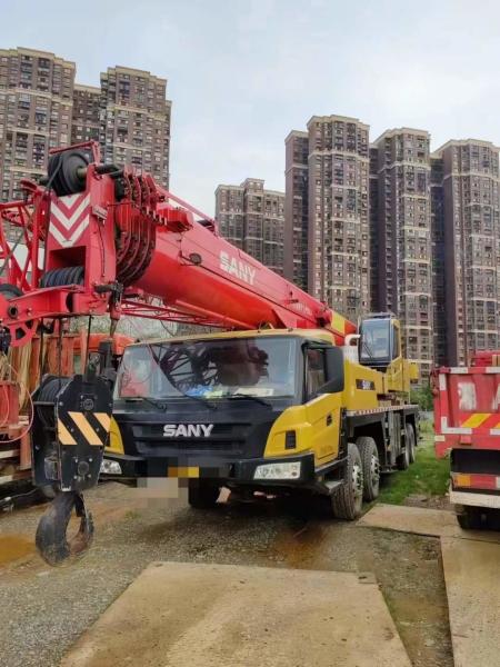 2020 Used Shacman Tyre Mounted Truck Crane 50t Model STC500E5 With Less Working Hours In Stock For Sale