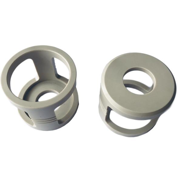 Отлитая в форму пластмасса полимера взгляда украдкой разделяет термопластиковый химикат и фармацевтические штуцеры