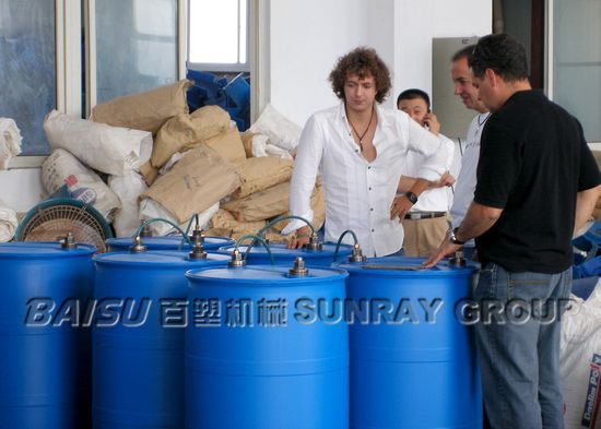 200 Liter Plastic Drum Automatic Blow Molding Machine Accumulating Type EBM SRB120B