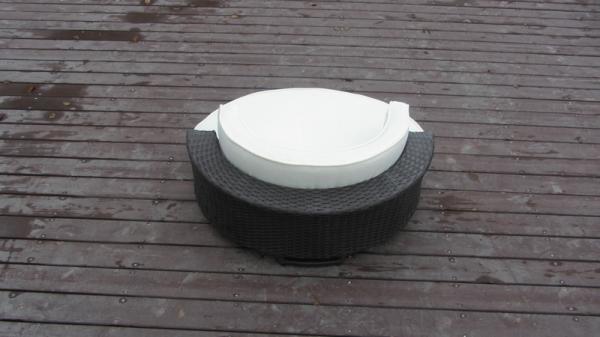 Washable Plastic Wicker Pet Bed , Lovely Rattan Dog Sleeping Bed