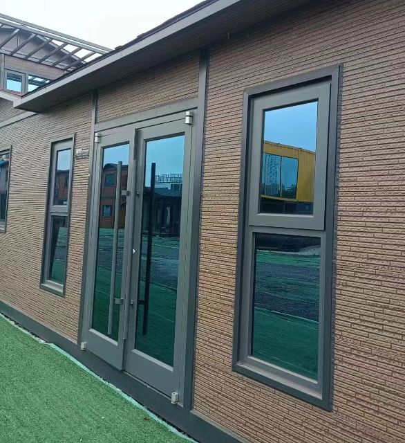 20-Foot Customizable Temporary Container Houses Eco-Friendly and Detachable for Bedrooms Coffee Bars Prefab Genre