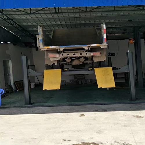 T440D 4 Post Car Lifting Equipment 4000kg 3 CBM with Enhanced Safety Features