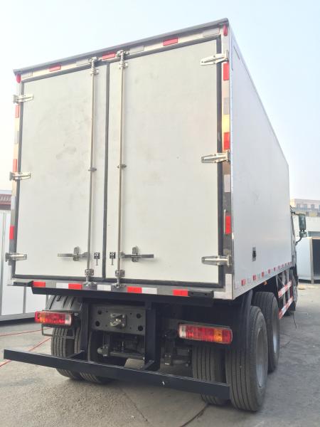 Refrigerated Box Truck With Euro III , Refrigerated Delivery Truck 6X4