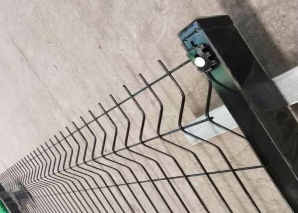 Peças baratas venda de fábrica ferro forjado decoração em pó revestido de malha de arame soldado painéis de vedação 3D dobras