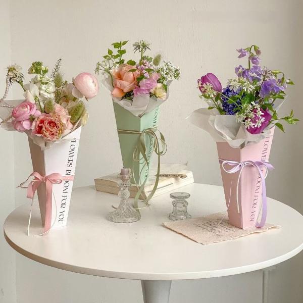 Flowers Bloom Bouquet Box Set Teachers Day Single Rose Packaging Pink Green White Cone Design Gift Ready Presentation