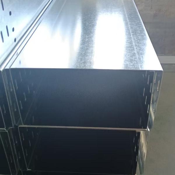 300*150 Aluminum Solid Bottom Slotted Custom Hot Dip Electrical Slotted Cable Tray