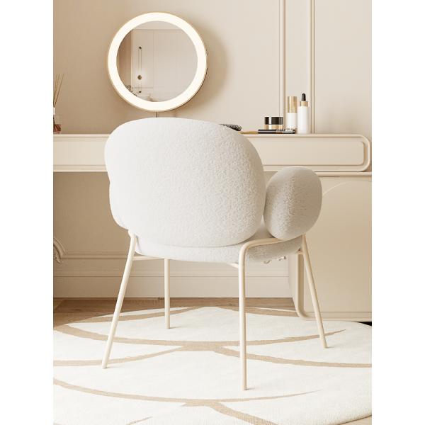 Comfortable Lambswool Upholstered Dining Chair Boucle White Upholstered Accent Chair