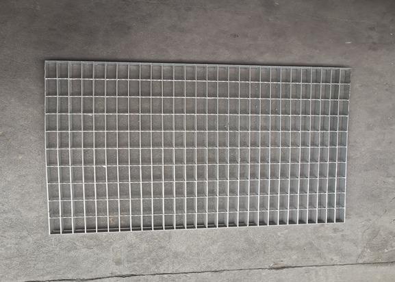 Pedestrian Catwalk Steel Grating Serrated Hot Dipped Galvanized Grating