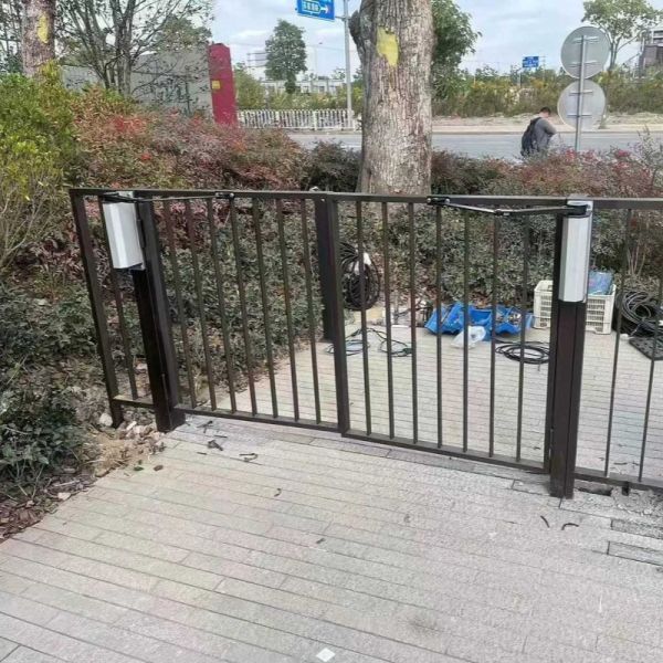 Side Mounted Swing Gate Motor With Curved Arm For Entrance Doors Community Doors