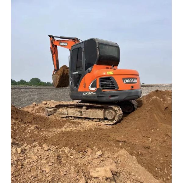 Peu d'heures de travail Excavateur d'occasion original Doosan Dx60 en bon état en provenance de Corée du Sud