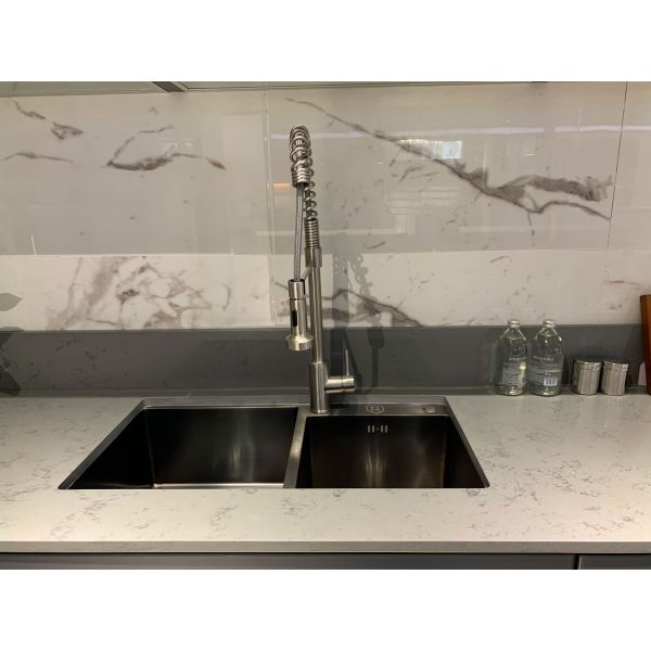 Italian Design Kitchen Cabinet with Quartz Stone Top and Tall Cabinet Ready to Ship