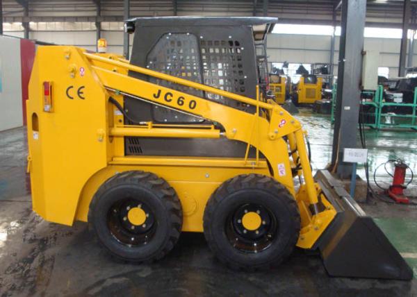 4 Stroke Diesel engine  4WD Skid Steer Loader Rental 0.4 - 0.5 m3 Bucket Capacity