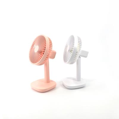 Os fãs de tabela recarregáveis elétricos amarrados aperfeiçoam em qualquer lugar para o quarto