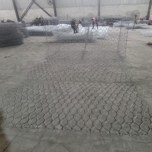Maillage en gabion revêtu de PVC protégeant les berges des rivières, les pentes et les canaux de l'érosion