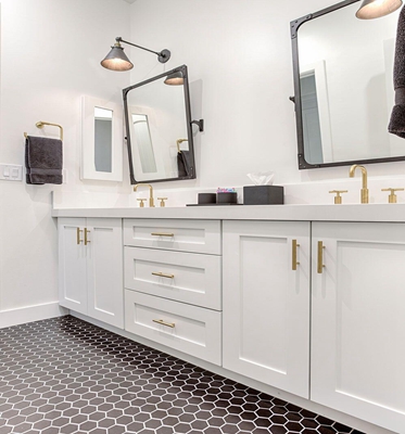 end Shaker Design White Lacquer Bathroom Vanity Included Basin for Modern Style Apartment