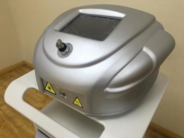 máquina vascular da remoção do laser do diodo 980nm, equipamento do tratamento do laser das veias varicosas