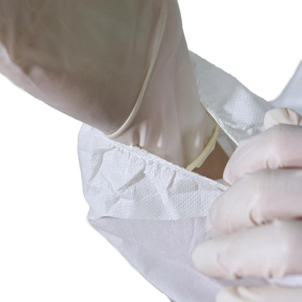 White Medical Isolation Gowns Disposable With Knitted Cuff Waterproof 20-65gsm