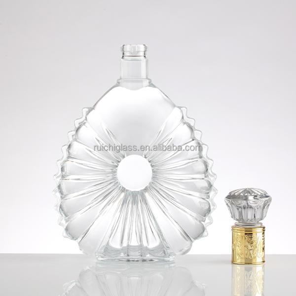 Luxury Vodka Whisky Bottle in Popular Style with Aluminum Plastic PP Collar Material