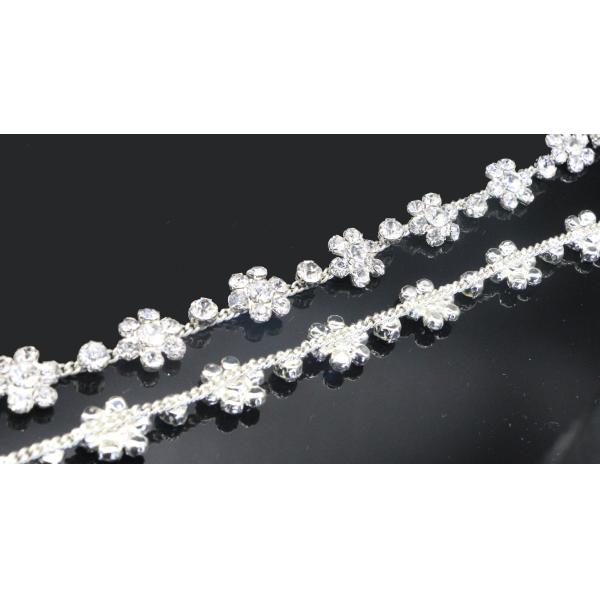 Silver Copper Plated Diamond Rhinestone Necklace Welded Flower Shape