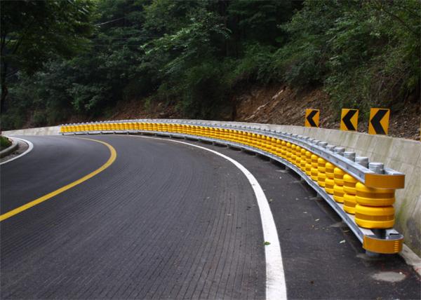 Highway Rotating Anti Collision Barrier For Dangerous Road Sections