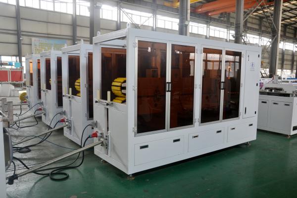 China Manufacturer Customized WPC Anti Slip Wood Plastic Composite Outdoor PVC PP PE WPC Foamed Decking Floor Making Machine