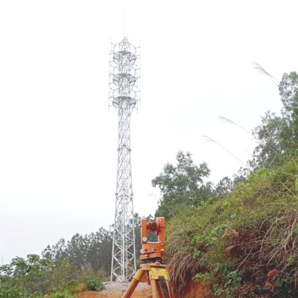 Communication Tripod Rooftop Antenna Tower 400MPa Low Carbon Steel