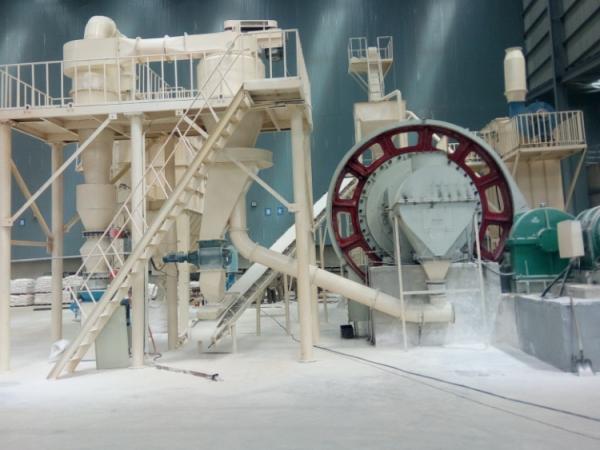Linha de produção de beneficiamento magnético para purificação de areia de quartzo no mercado do Vietname