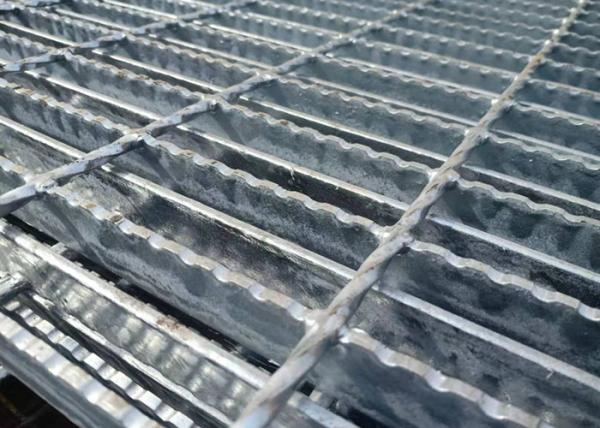 Hot Dip Galvanized Serrated Steel Grating With Steel Bar For Working Platform