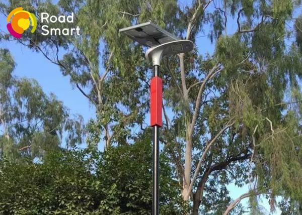 High Efficient Integrated Solar Street Light 2260lm For Building Parking Lot