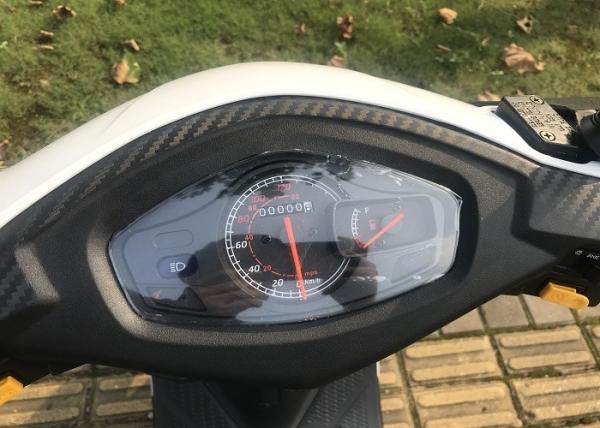 Fast Speed Gas Motor Scooter Belt Transmission 5 L Fuel Tank Capacity