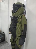 As ajudas seguras do terno protetor da bomba dos jogos de ferramentas do EOD removem os explosivos perigosos