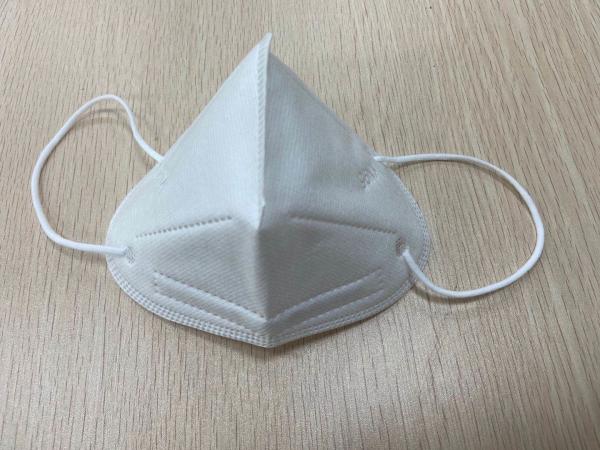 Stocked KN95 Disposable Pollution Mask White Color Three Dimensional Breathing Space