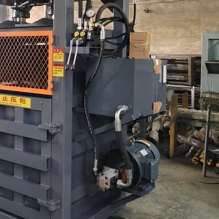 Thick Walled Steel Body Vertical Baling Machine Multiple Safety Protections