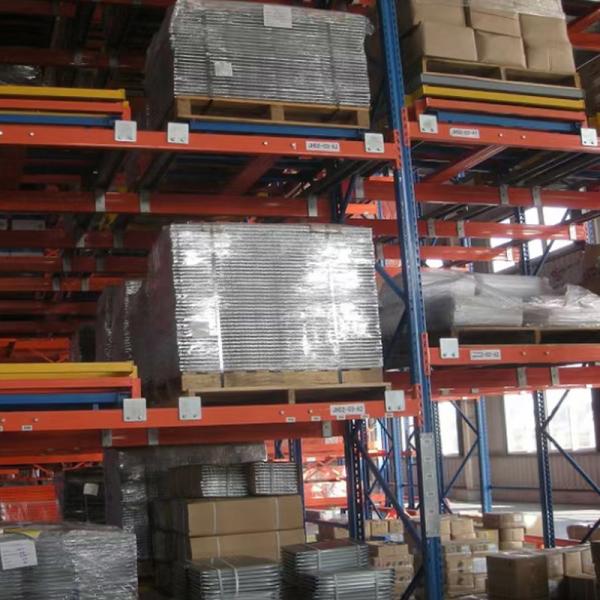 500-5000kg Capacity Warehouse Push Back Racking For Inventory Management
