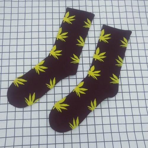 Fashion 420 Lifestyles Mens Sports Socks Street Hip Hop Skateboard Ins Hemp Leaf Design