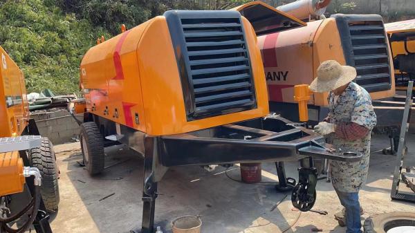 Shacman HBT8018 Used Trailer Concrete Pump Mixer 186 KW With Deutz Engine