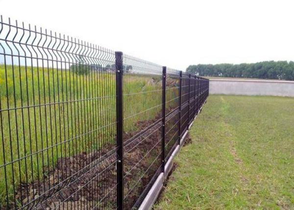 Black PVC Coated Welded Wire Mesh Fence 200mm X 50mm 5.5mm Diameter
