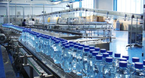 Electric Auto Liquid Filling Machine 1000 BPH  24000 BPH For Beverage