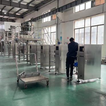 VFFS Packing Machine for Food Beverage with PLC Control 10-90bags/min