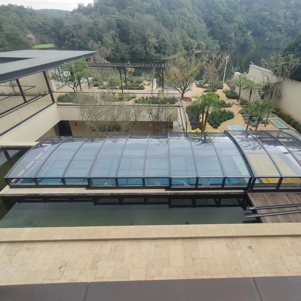 Modern House Waterproof Outdoor Sunroom Swimming Pool Cover Durable Aluminum Retractable Enclosure System Flat Roof for Parks