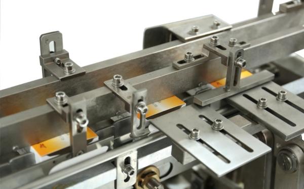 Máquina automática de embalagem de caixas de preenchimento para produtos cosméticos de alimentação, bebidas, têxteis Linha de embalagem