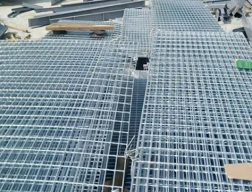 Hot DIP Galvanized Plain Style Steel Bar Grating for Floor with Customizable Sizes