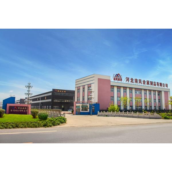 Толщина 0,4--3 мм Специализированная медная штамповка Малая батарейная пружина для электрических деталей