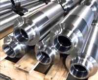 Microfone que tira as peças de aço fazendo à máquina do CNC que anodizam os componentes girados de bronze