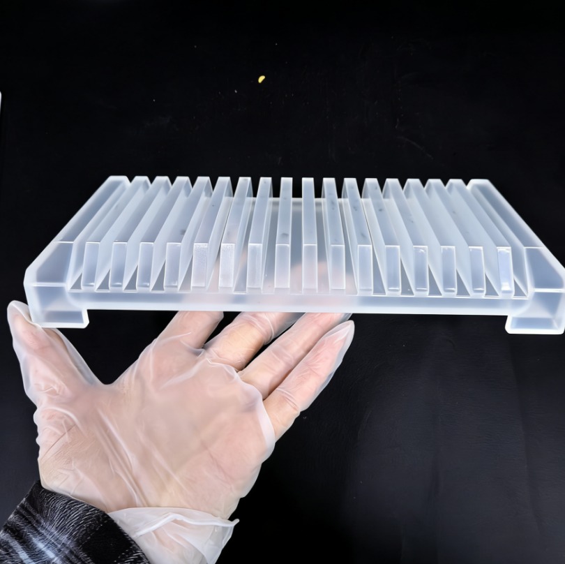 Drilled Ground Opaque Quartz Plates Square Pattern Heat Resistant for Photovoltaic Cutting Welding